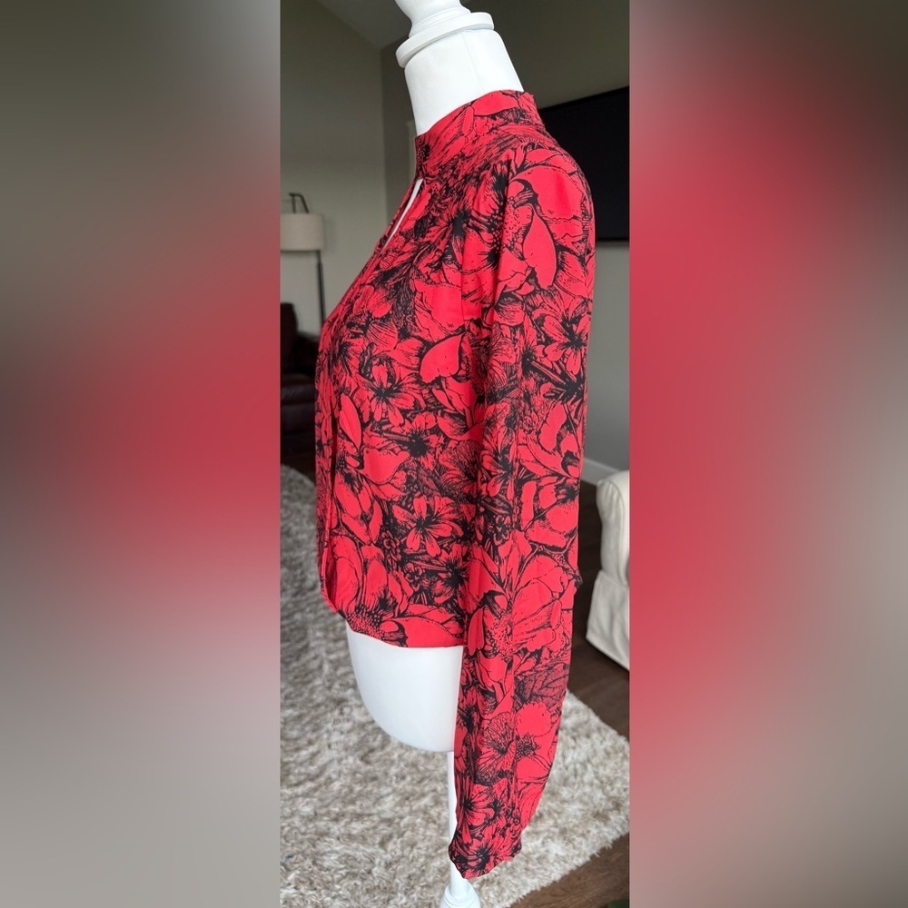 Allison Joy XS Vibrant Red and Black Long Sleeve Mock Neck Floral Blouse - Picture 2 of 8